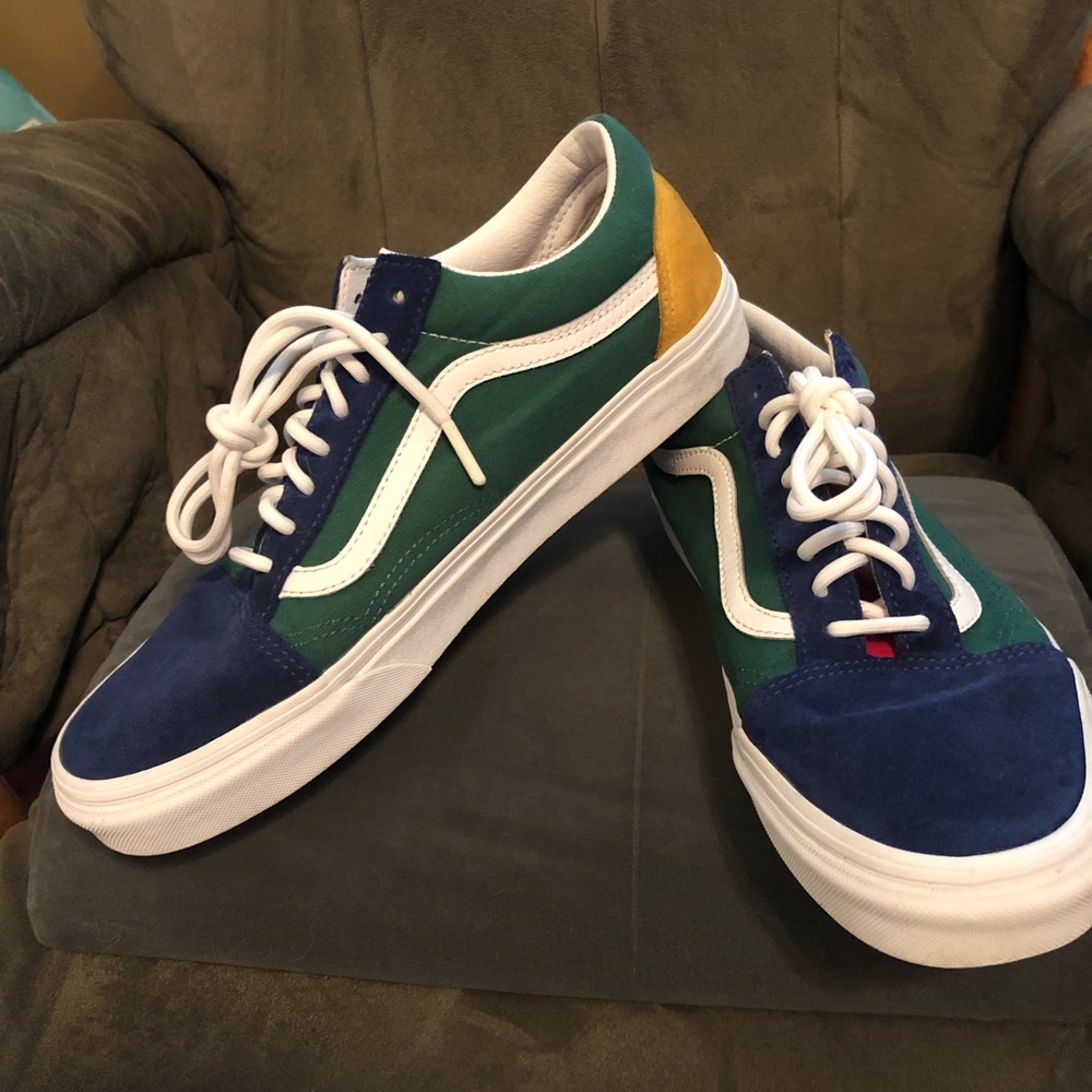 Men’s Vans Old Skool size 10